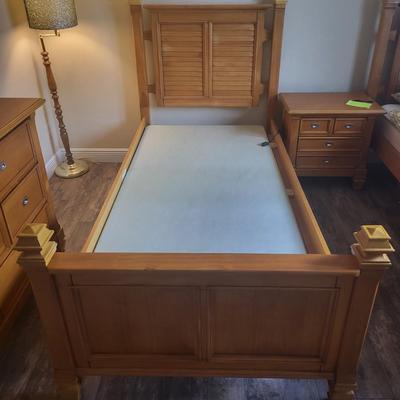 Holland House Twin Bed without Linen or Mattress