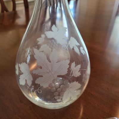 Decanter w/ 2 Cups