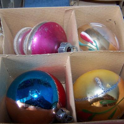 LOT 103 THREE BOXES OF WONDERFUL VINTAGE CHRISTMAS GLASS  ORNAMENTS