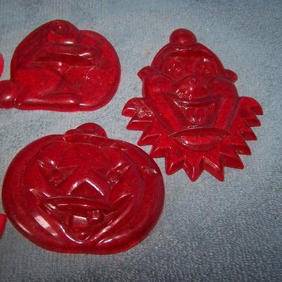 LOT 113 GREAT VINTAGE AUNT CHICK COOKIE CUTTERS WITH RECIPE/PAPER