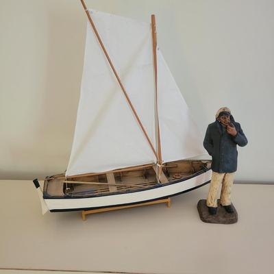 Michael Garman Statue and Sailing Ship (2BR1-DW)