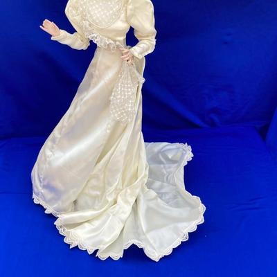 FRANKLIN MINT HEIRLOOM COLLECTIONS BRIDE AND GROOM