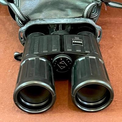 ZEISS ~ 10 x 40 ~ B/GA T* P* ~ Binoculars