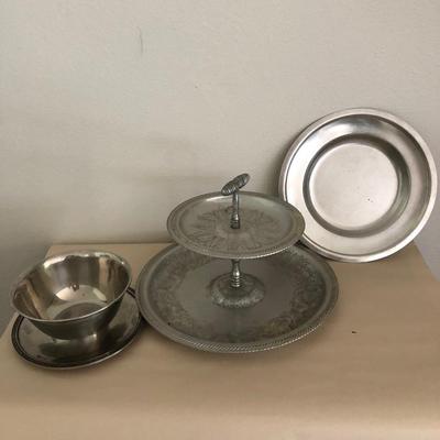(3) various serving pieces.