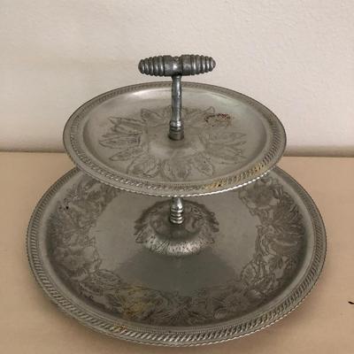 (3) various serving pieces.