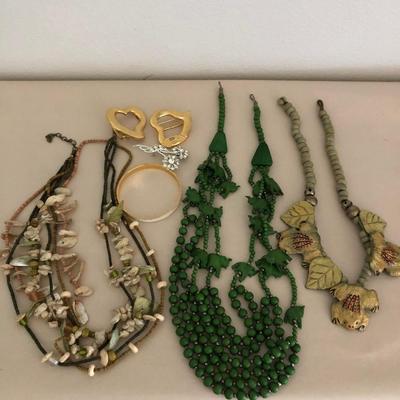 Various unique jewelry.