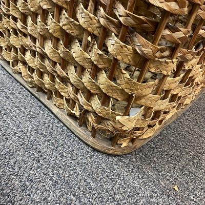 Woven Wicker Laundry Basket Hamper