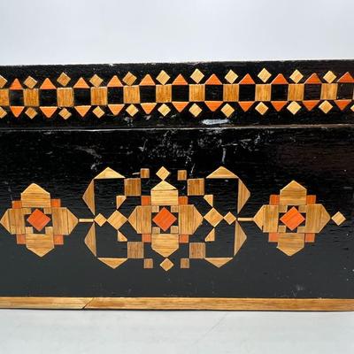 Vintage Tatar Russian Handmade Intricate Patern Inlaid Wooden Box