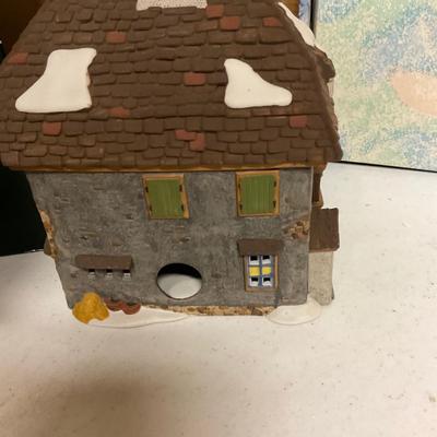Department 56 â€œ SIR JOHN FALSTAFF INNâ€