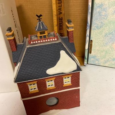 Department 56 â€œBOARDING AND LODGING SCHOOL â€œ