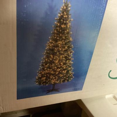 Christmas Tree ðŸŽ„ 9â€™ Lighted Slim Watchung Pine Tree.