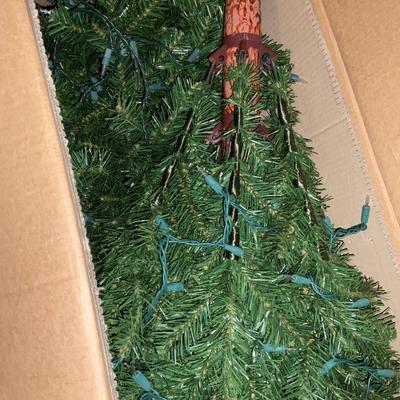 Christmas Tree ðŸŽ„ 9â€™ Lighted Slim Watchung Pine Tree.