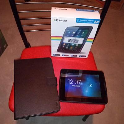 8" POLAROID TABLET WITH CHARGER AND CASE | EstateSales.org