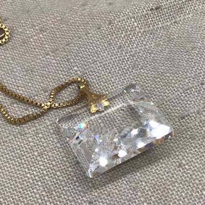Gorgeous Crystal Pendant Necklace