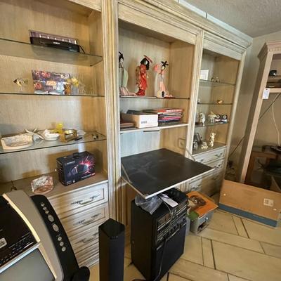 Triple Dresser/Hutch