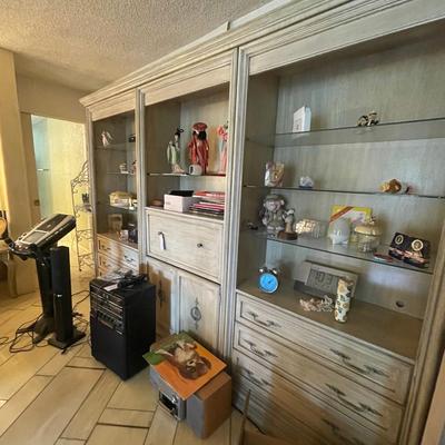 Triple Dresser/Hutch