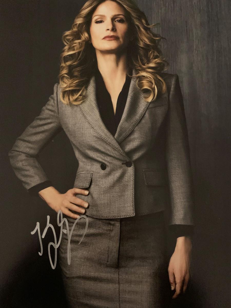 Kyra Sedgwick signed photo | EstateSales.org