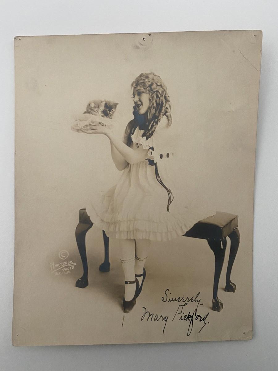 Mary Pickford signed photo | EstateSales.org
