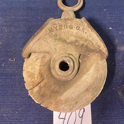 Vintage Myers Co. Iron Wood Pulley