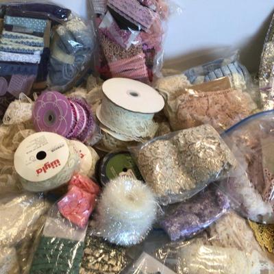 1131 Lace & Trim Lot