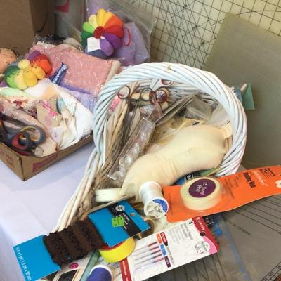 1125 Sewing Supply Lot