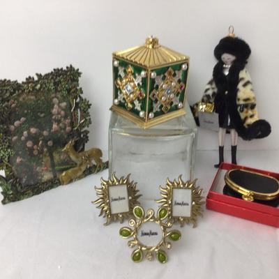 1105 Neiman Marcus Lot