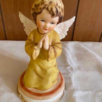 Gorham Kneeling Guardian Angel -- Yellow