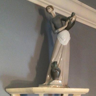1097 Lladro â€œLady with Water Jugsâ€