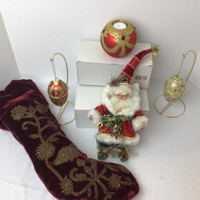 1091 Mark Roberts Santa Lot