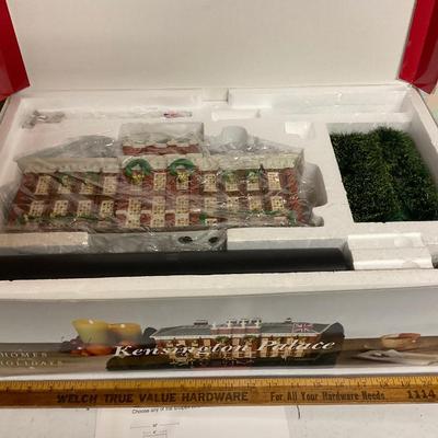 Department 56 Kensington Palace