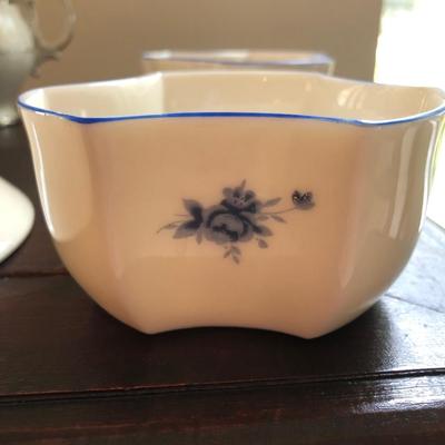 Miscellaneous collectible china ware