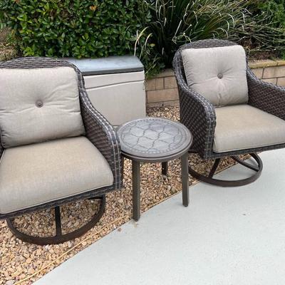 Pair of Outdoor Patio Poolside Comfortable Swivel Armchairs & Round Outdoor Side Table