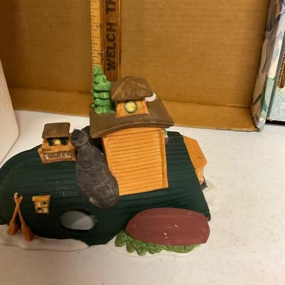 Department 56 â€œ PEGGOTTYâ€™S SEASIDE COTTAGEâ€