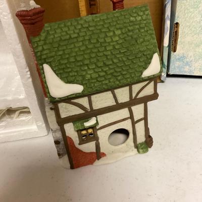 Department 56 â€œT.WELLS FRUIT AND SPICE SHOPâ€