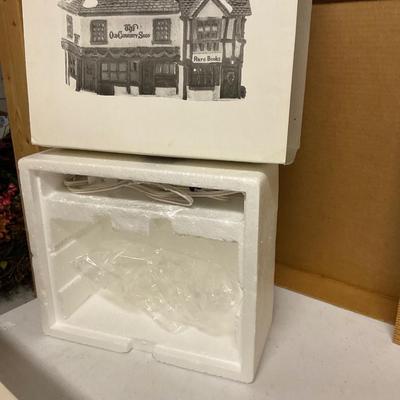 Department 56 â€œTHE OLD CURIOSITY SHOPâ€