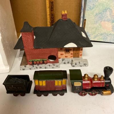 Department 56 TRAIN AND LIGHTED STATION.