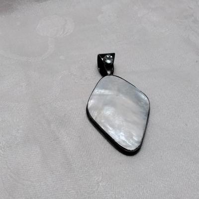 Shell 925 Pendant With Aquamarine Accent