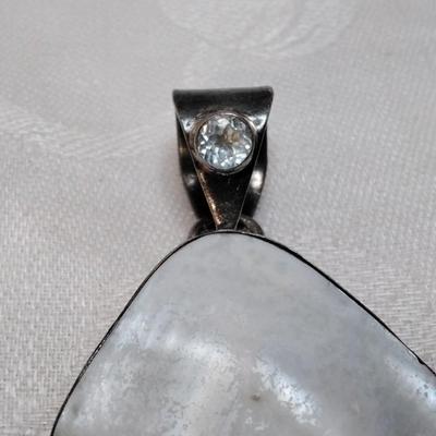 Shell 925 Pendant With Aquamarine Accent