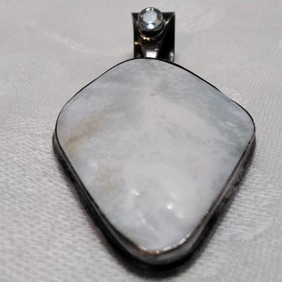 Shell 925 Pendant With Aquamarine Accent