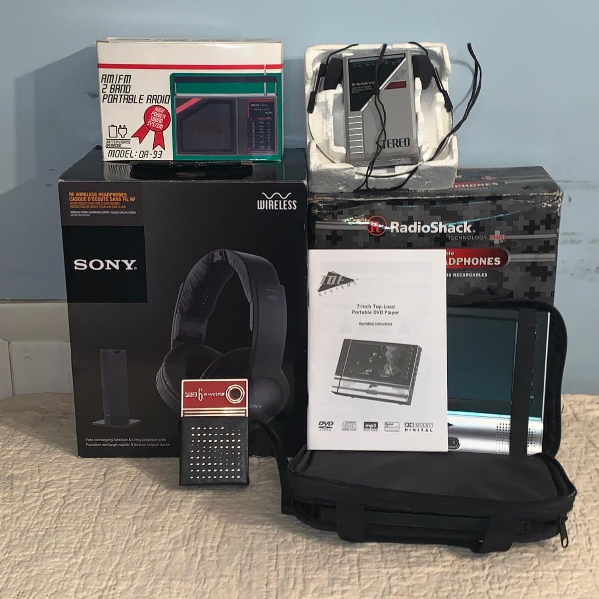 lot-229r-sony-wireless-headphones-radio-shack-headphones-vintage