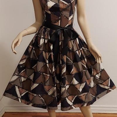 Vtg 1950's Cotton Brown/Black Fit & Flare dress Geometric Pattern Satin Sash Belt