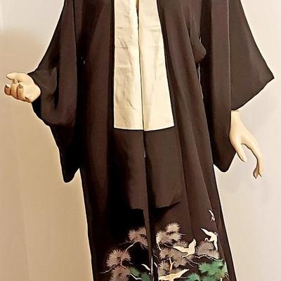 Vtg Japanese Silk Hand Painted Kimono Family Crest Kyoto, Japan Circa 1940's