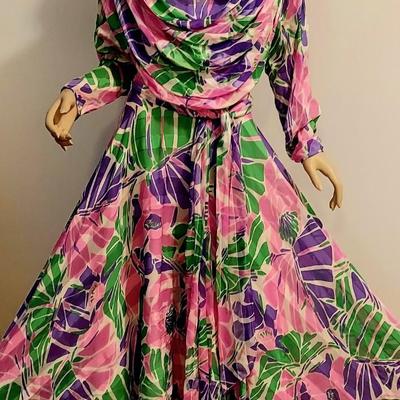 Vtg 1970-80s Silk Maxi dress W/Sash Belt Purple,Pink,Green very Fluid