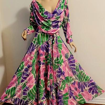 Vtg 1970-80s Silk Maxi dress W/Sash Belt Purple,Pink,Green very Fluid