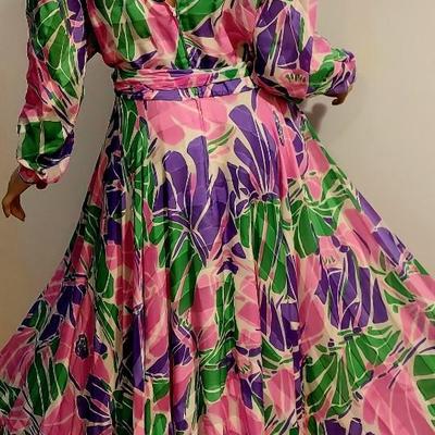 Vtg 1970-80s Silk Maxi dress W/Sash Belt Purple,Pink,Green very Fluid