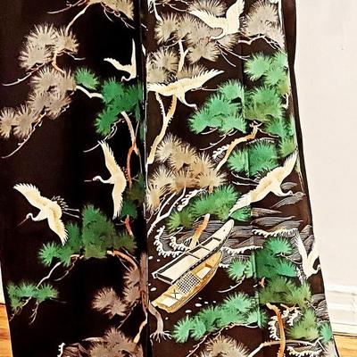 Vtg Japanese Silk Hand Painted Kimono Family Crest Kyoto, Japan Circa 1940's