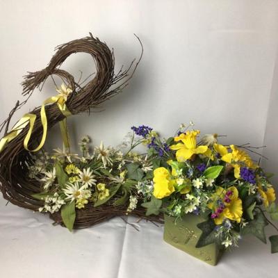 1076 Floral Arrangements
