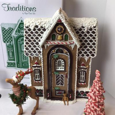 1068 Traditions by Byers Choice â€œSantaâ€™s Chaletâ€