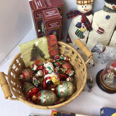 1053 Country Christmas Decor Lot
