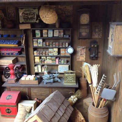 1052 â€œGeneral Storeâ€ Dollhouse Diorama